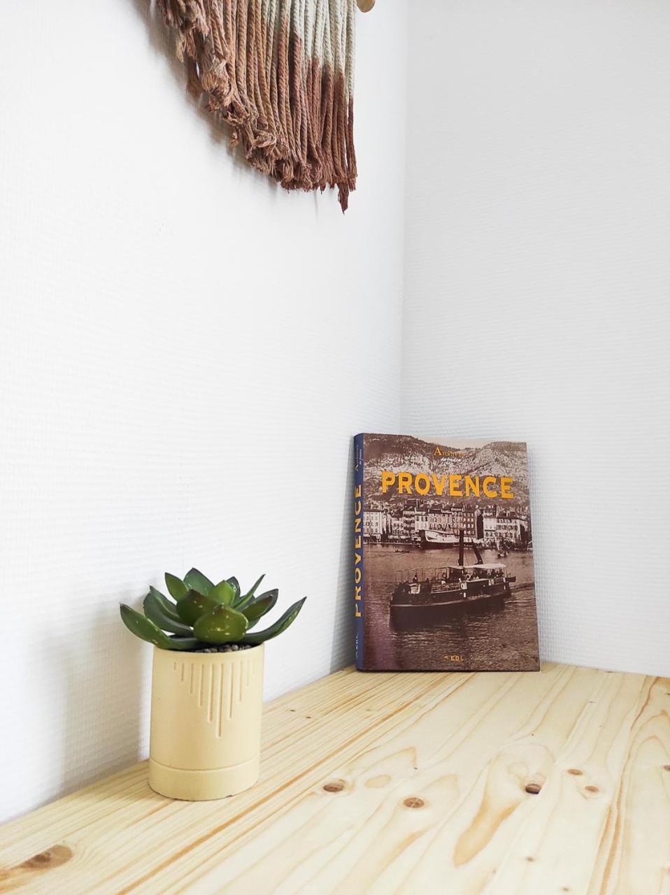 Le Cosy Valcros, Design Et Confort Aix-en-Provence Eksteriør bilde
